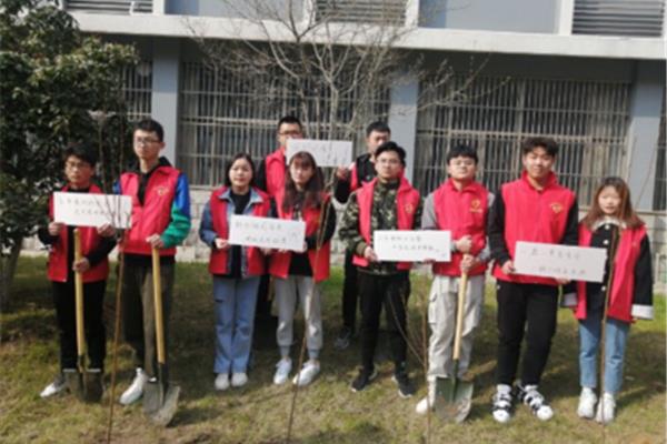 大学生志愿活动