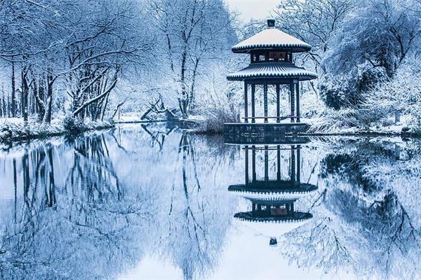 西湖的雪景
