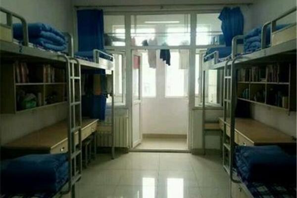 大学换宿舍难吗