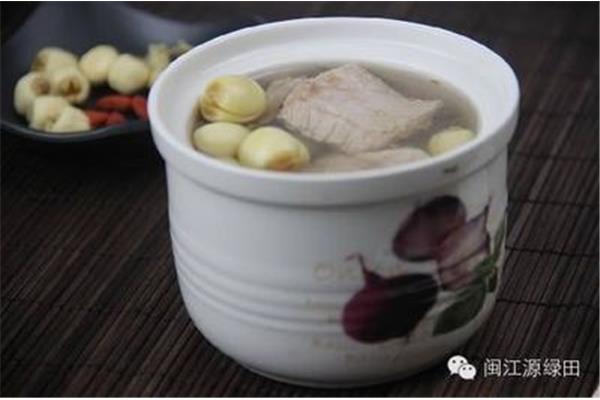 莲子排骨汤的功效