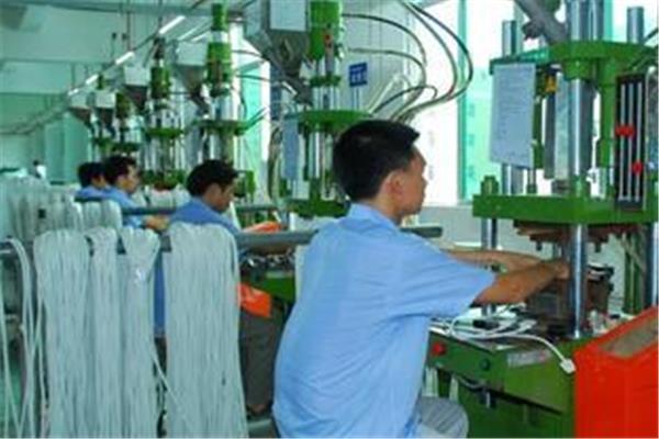 冲压工是做什么的