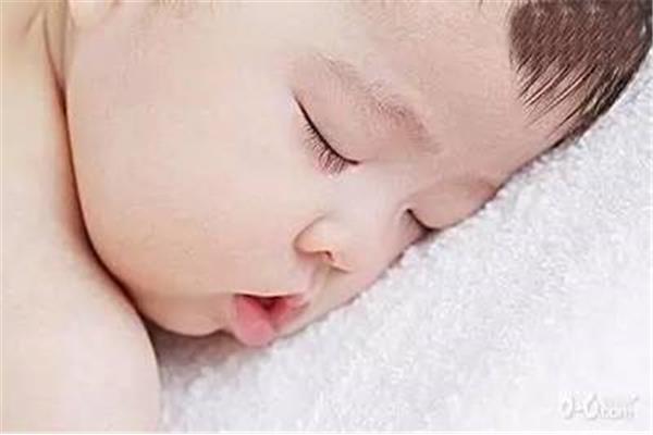 宝宝晚上睡觉出汗