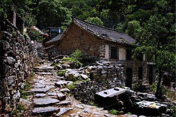 饥饿的山村