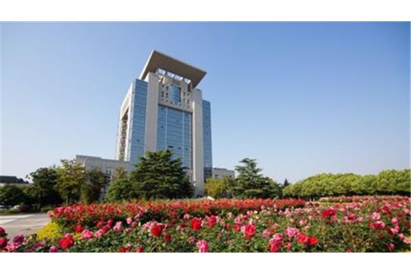 武汉江汉大学