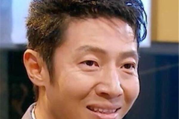 皮笑肉不笑的意思