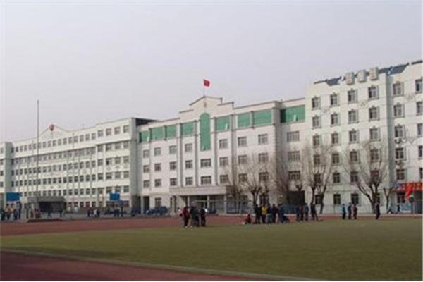 金融高等专科学校