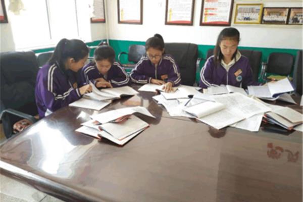 文学社活动