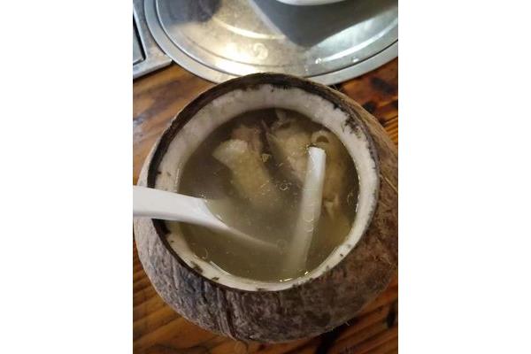 椰子煲鸡汤的做法