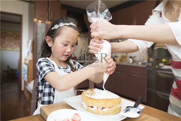 妈妈做蛋糕