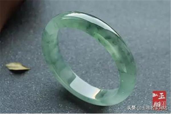 如何分辨翡翠好坏
