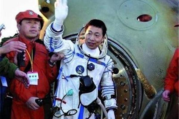 杨利伟事迹