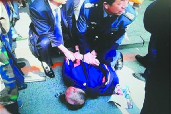 野外老头老太做爰