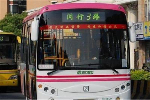 3路公交车