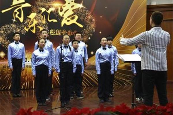 爱的人间伴奏