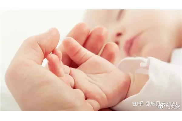 宝宝手脚发热
