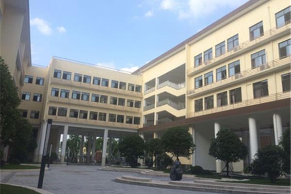 重庆西师附中
