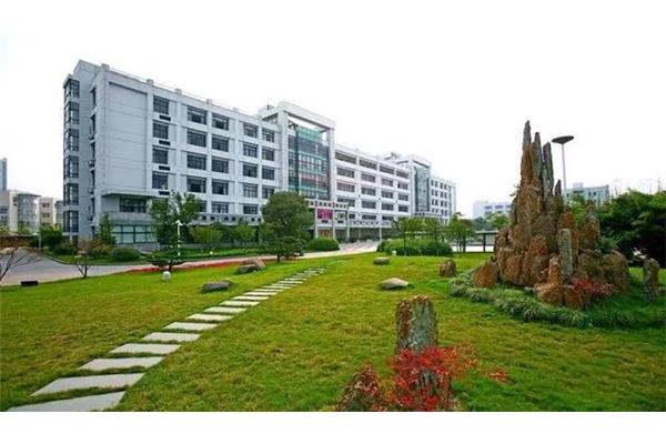 育英职业技术学院