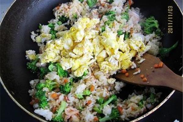 怎样做蛋炒饭
