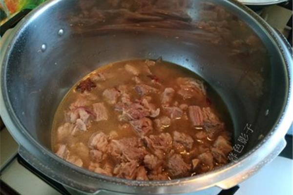 炖牛肉的家常做法