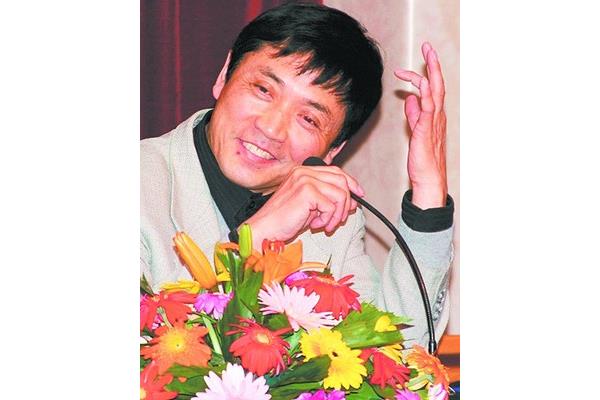 曹文轩资料