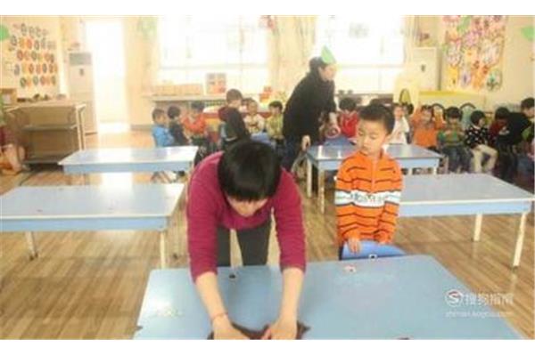 幼儿园保育工作