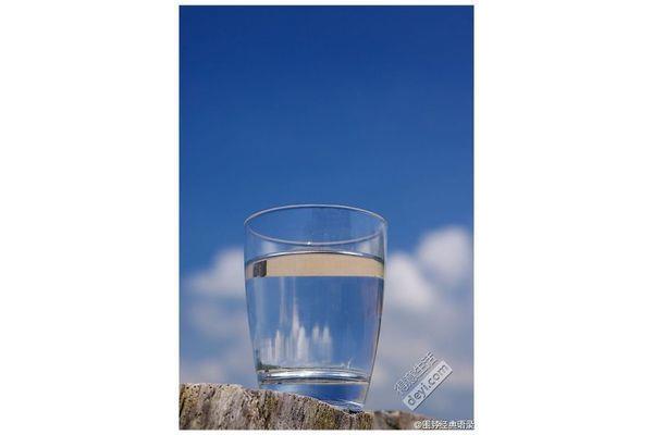 潜入夜的拼音