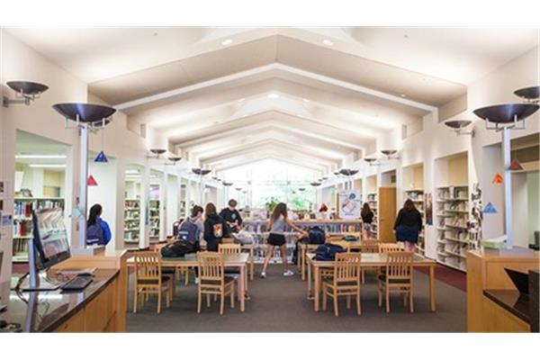 美国高二留学