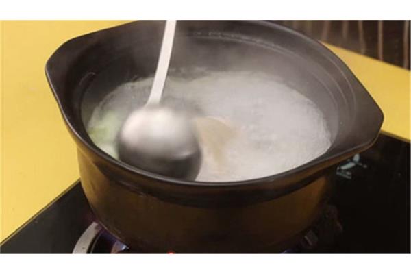 炖肘子的家常做法