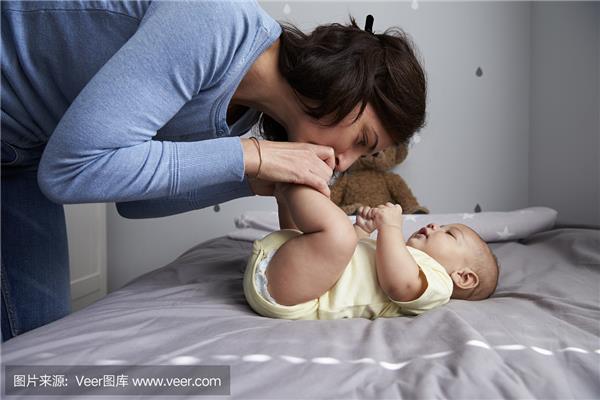 女人生小孩