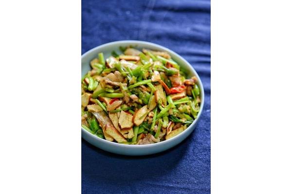 水芹菜炒香干