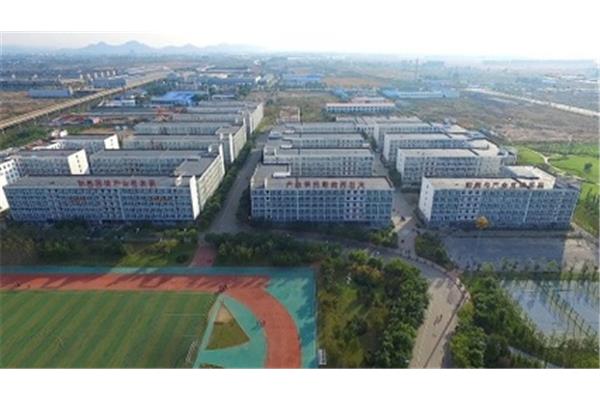 鞍山职业技术学院