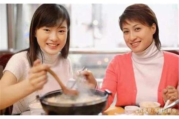 先吃饭还是先喝汤
