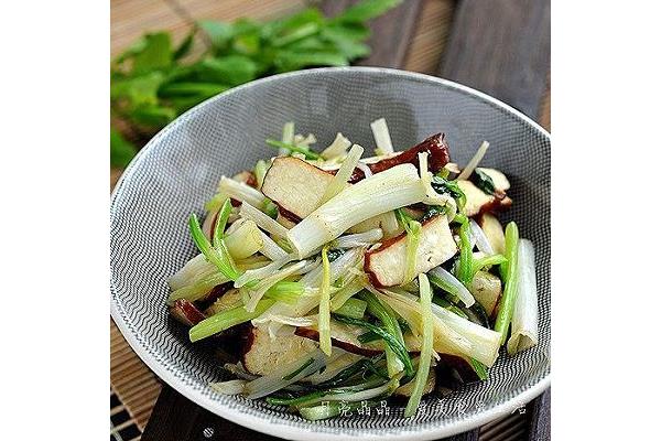 水芹菜炒香干