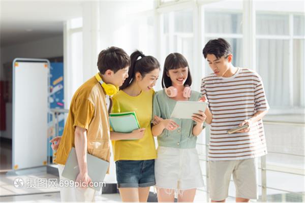 青年大学生