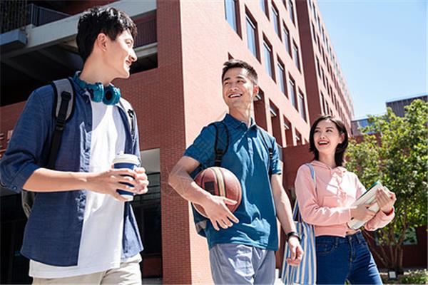 青年大学生