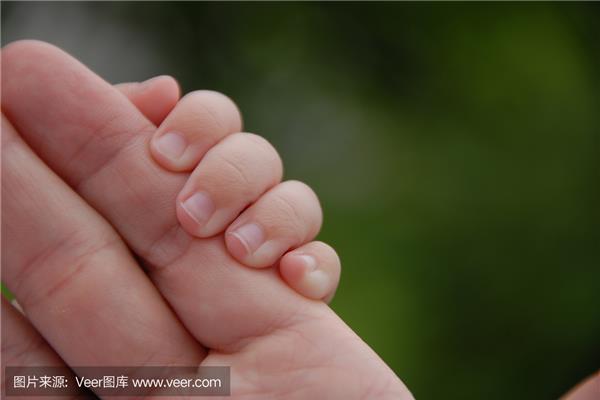 紧握着你的手