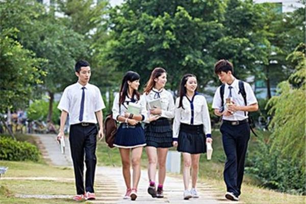 青年大学生