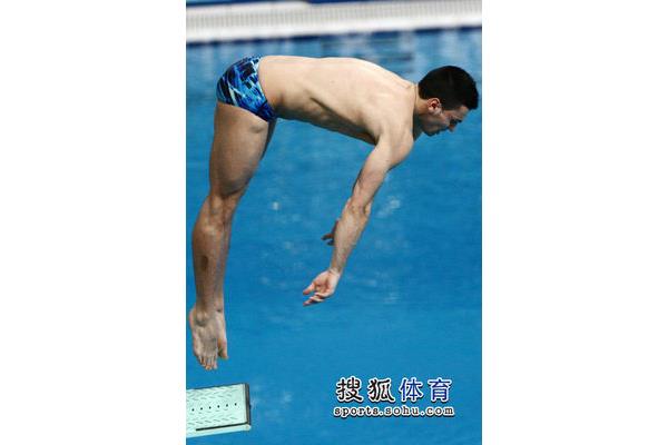 跳水的作者