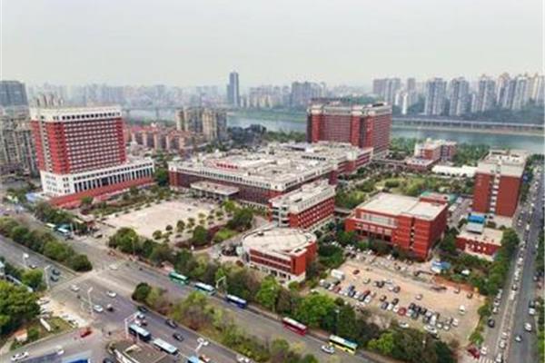 中南大学是几本