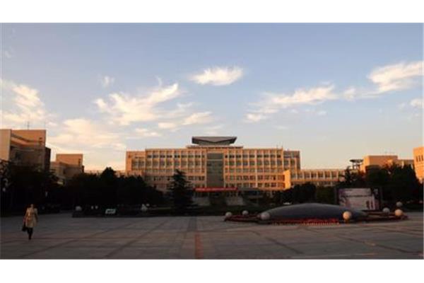 浙江纺织服装学院