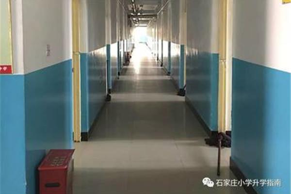 六年级的浴室