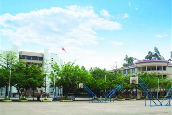 柳州地区民族高中