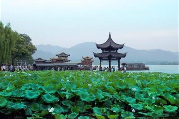 西湖的诗句有哪些