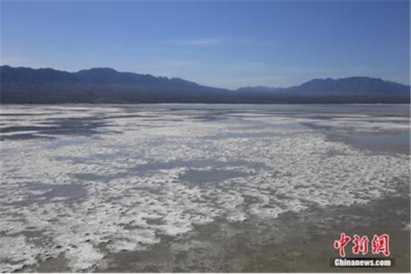 新疆盐湖景区