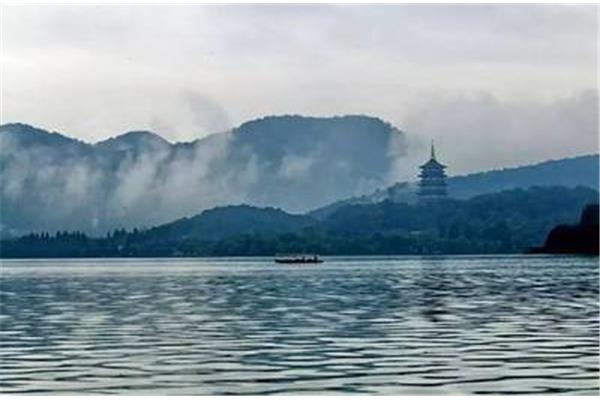 西湖的诗句有哪些