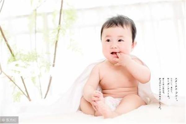 婴儿几个月能坐着