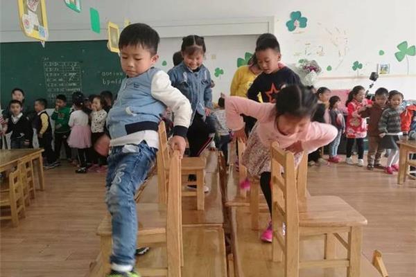 中班室内游戏