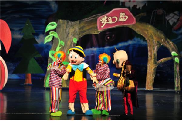 童话剧表演