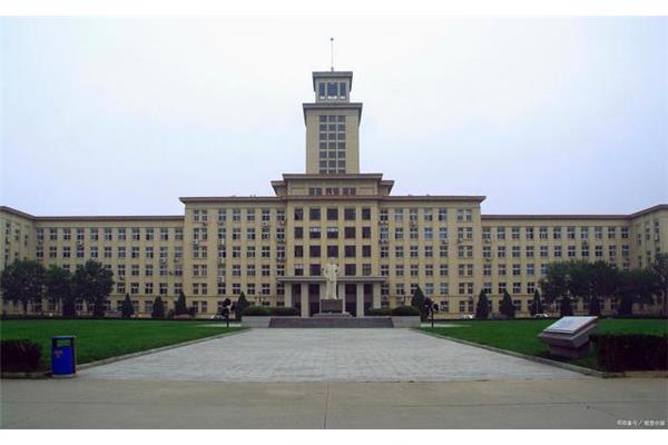大连科技大学