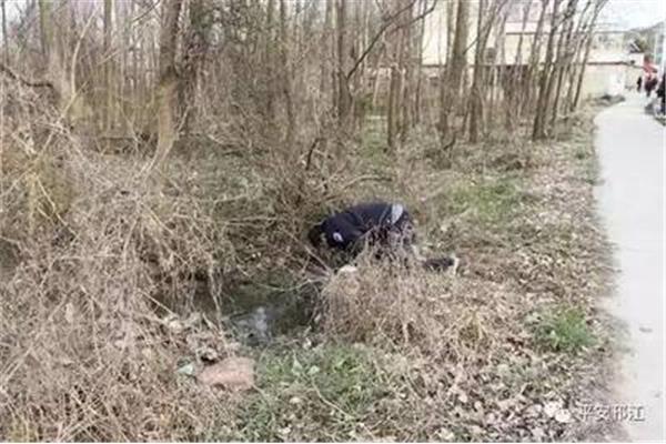 水落石出猜一字